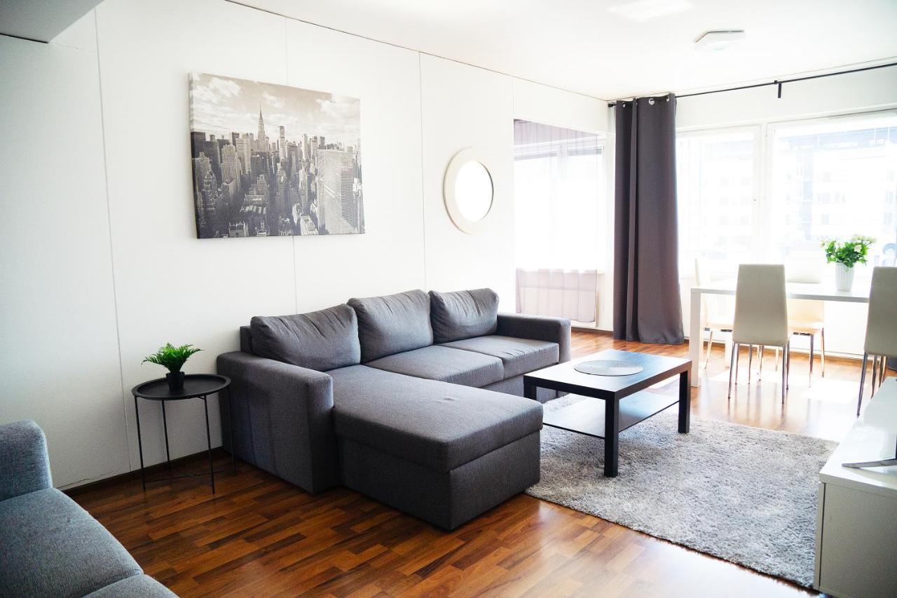 Oulu City Center 4-Room Apartment Parking Exterior photo